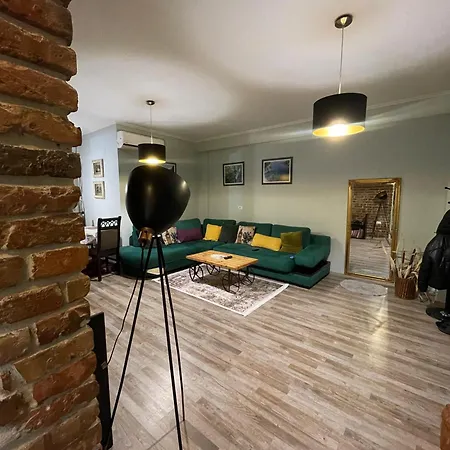 Daire Bricks Near Pazari I Ri *