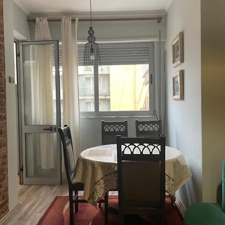 Bricks Near Pazari I Ri Apartamento *