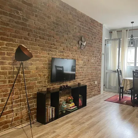 Bricks Near Pazari I Ri דירה