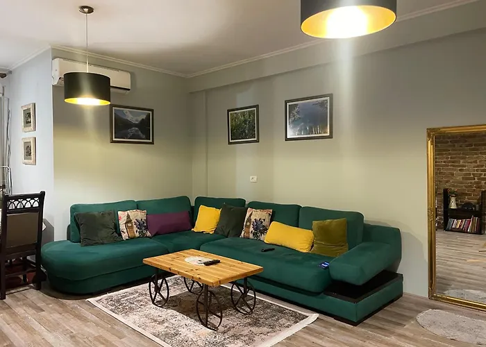 Bricks Near Pazari I Ri Apartman